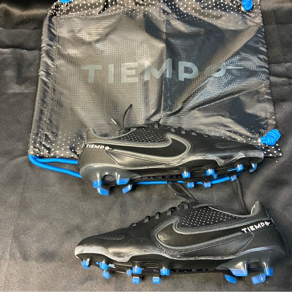 NWT Nike Tiempo Black and Blue Soccer Cleats